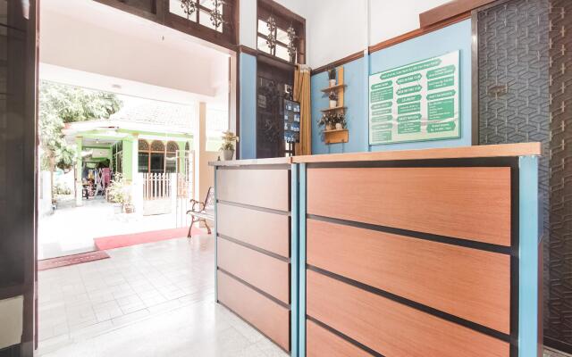 OYO 3892 Athaya Guesthouse Syariah