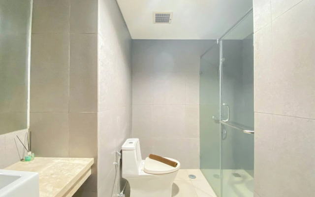 Pleasurable 1BR Apartment Patraland Amarta