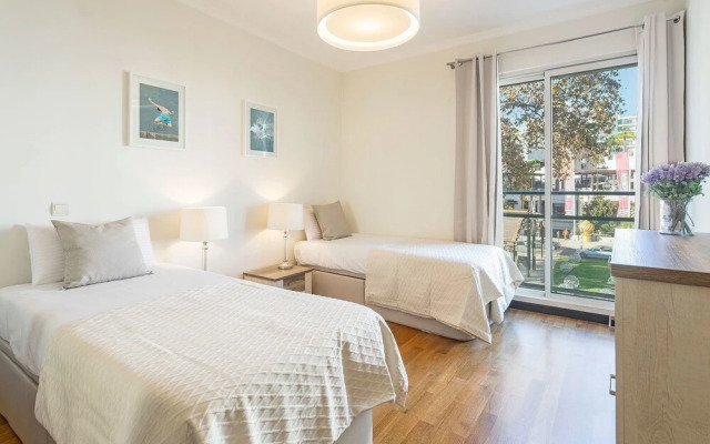 Rodamar I by An Island Apart