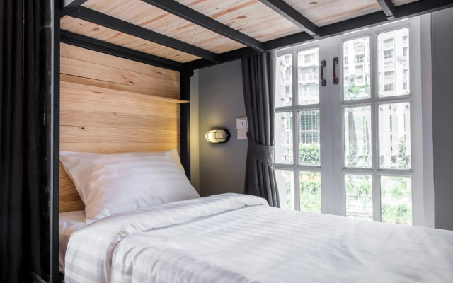 X9Hostel
