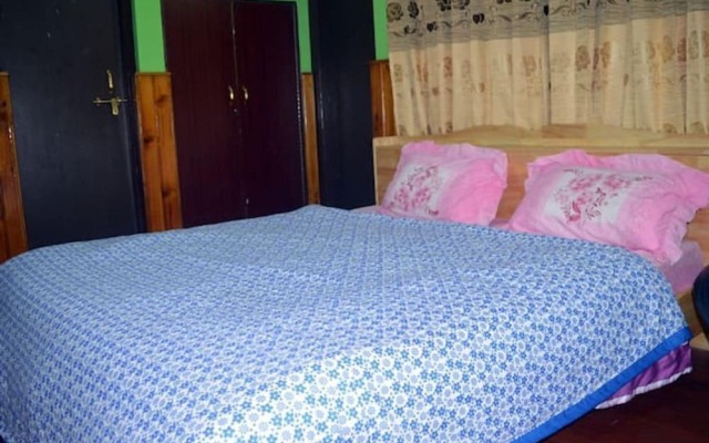 Riverside Duplex Guest House