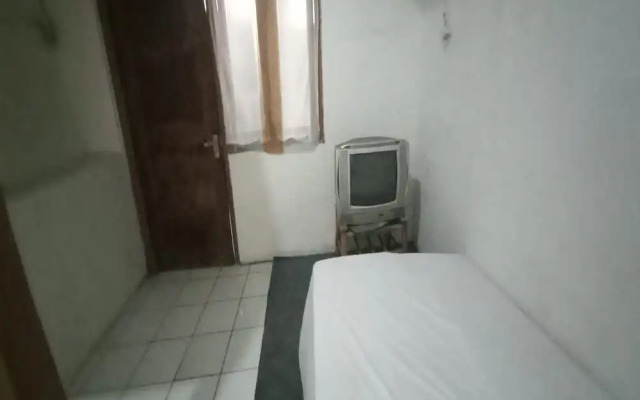 SPOT ON 93964 Guest House Pak Gatot 3