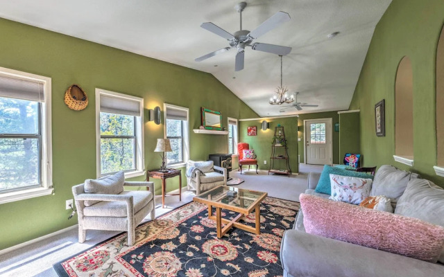 Cloudcroft Escape w/ Forest Views!