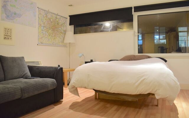 Studio Flat Near Borough Tube Sleeps 2