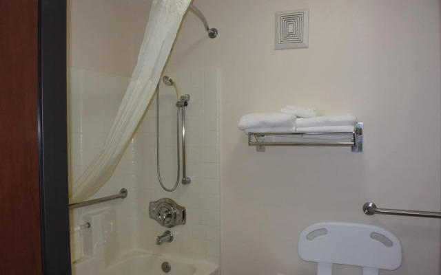 Travelodge Suites by Wyndham Newberg