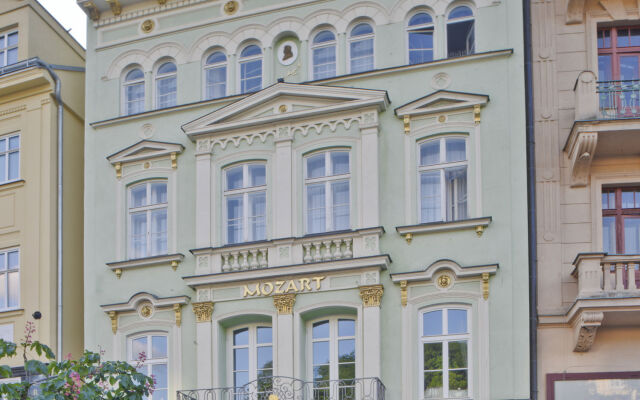 EA Hotel Mozart