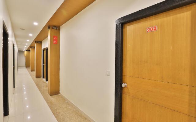 OYO Collection O 11610 Hotel Shreenath