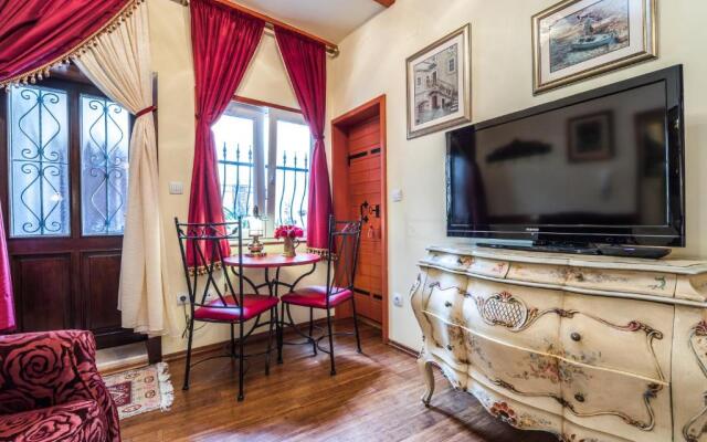 Emperor's Suites