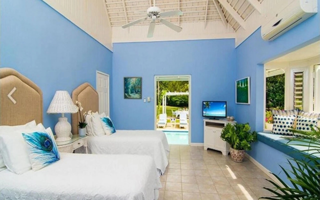 Sunny Vacation Villa 25