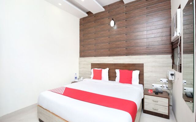 OYO 15947 Hotel Prabhat