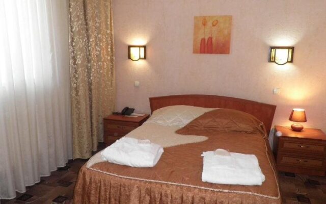 Alexandrovskiy Hotel