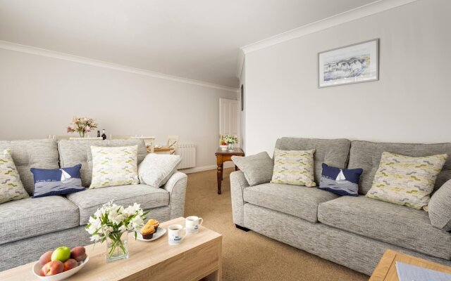 March Apartment
