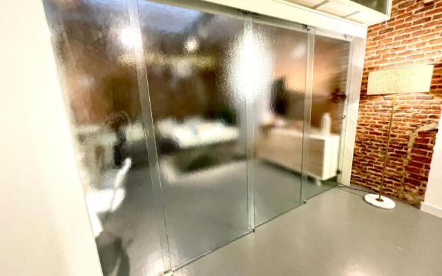 calle Amparo100 Red brick loft for 8 Madrid Lavapies