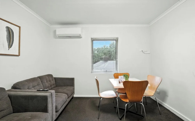 Elphin Villas Serviced Apartments & Motel Suites