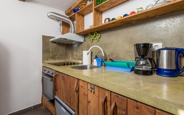 Nice Home in Sveti Jakov With Wifi and 2 Bedrooms