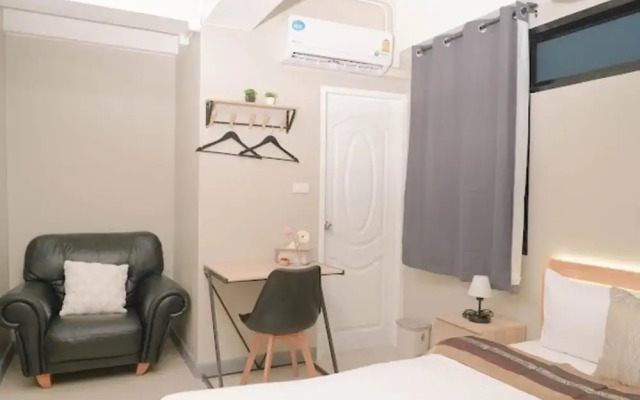 BnB98 Silom Hotel