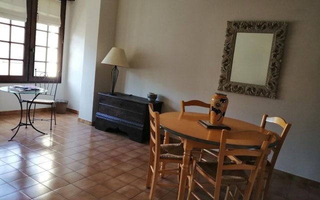 Apartment With 2 Bedrooms in Arles, With Wifi - 30 km From the Beach
