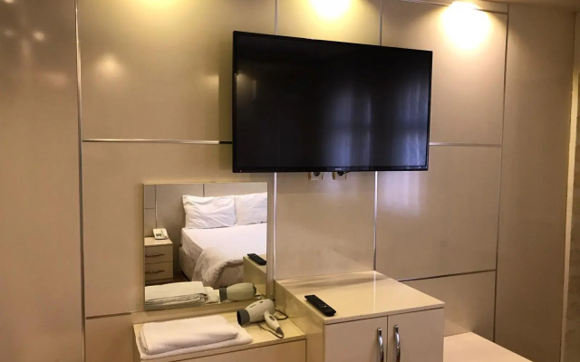 Hotel Azer