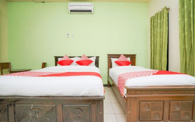Penginapan Anggrek Syariah 1 by OYO Rooms