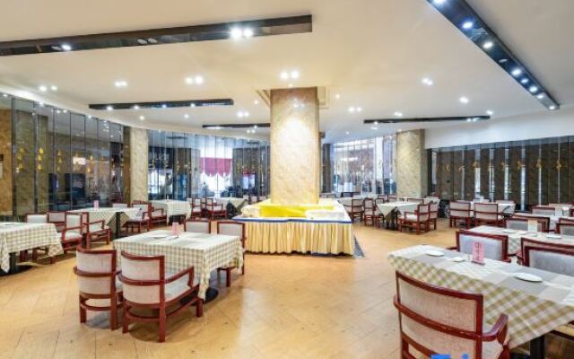 River & Holiday Rezen Hotel Pengshui