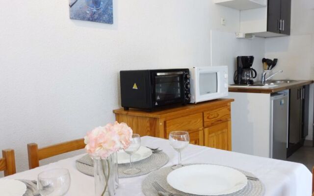 Les Charmilles 32493