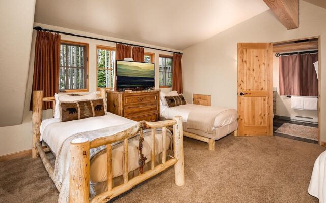 4 Full Moon 4 Bedroom Home by Moonlight Basin Lodging