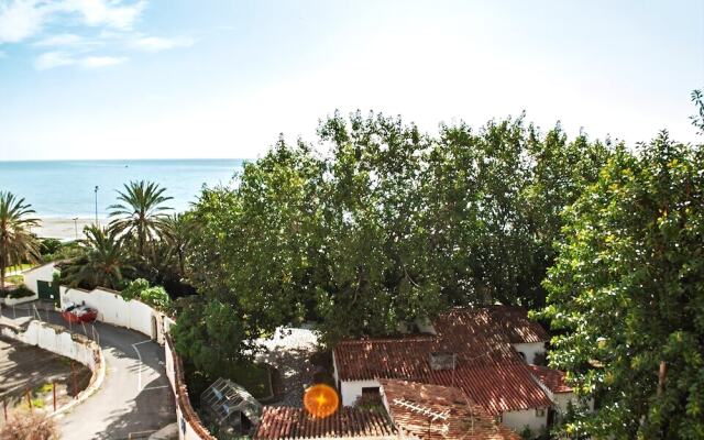 Beachfront Vacation Apartment in Fuengirola Ref 102