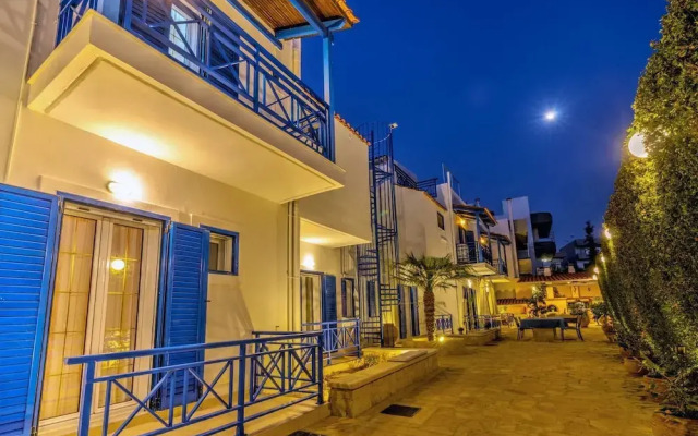 Bbq, Balcony, 42mbps, King, Backyard, Full Kitchen-1