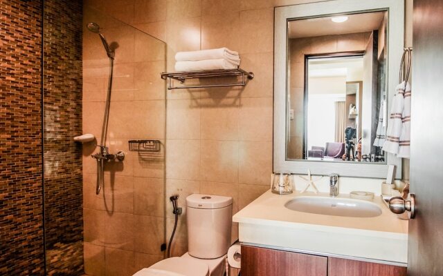 Luxury Condo 904 at The Padgett Place