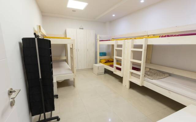 Mevaser - Christian Guest House - Hostel