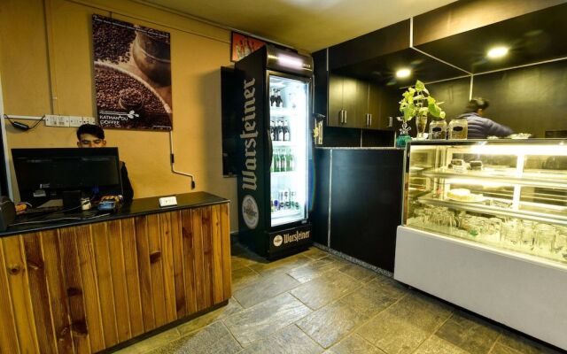 Suburb Cafe & Inn