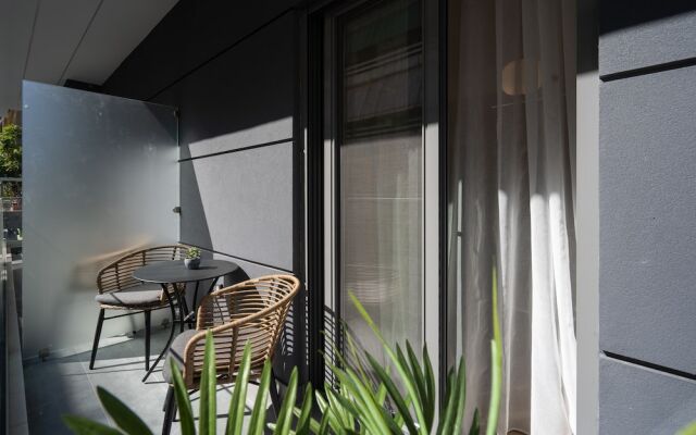 Io Suites