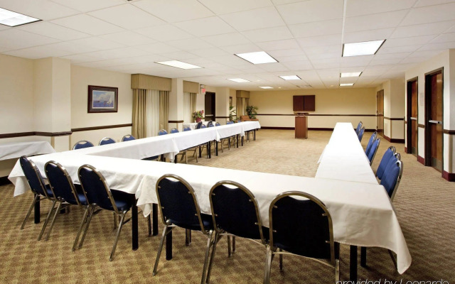 Holiday Inn Express Hotel & Suites Lexington-Hwy 378
