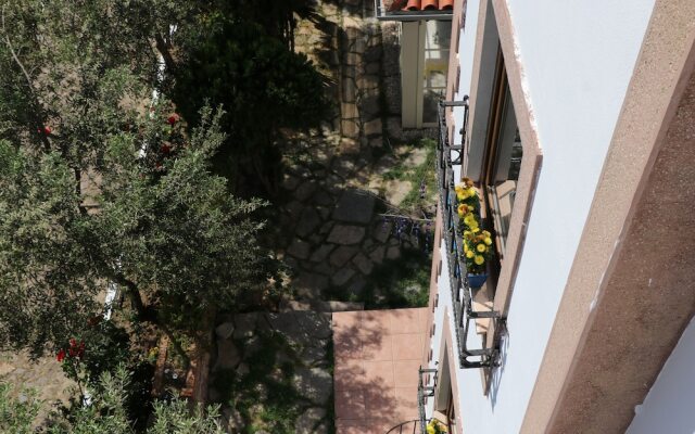 Nesos Hotel