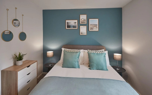 Host Stay Shipwrights