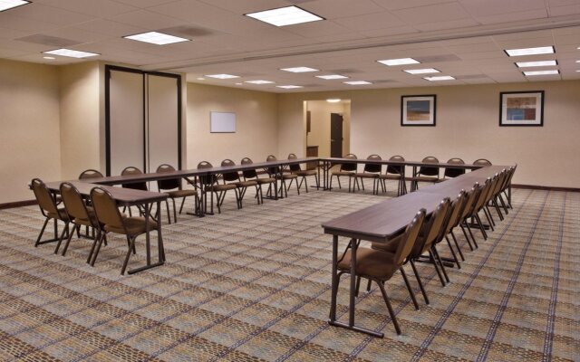 Holiday Inn Express and Suites Moultrie by IHG