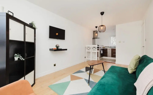 Welcoming 1BR flat near Park