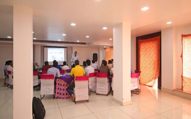 Capital O 6772 Hotel Mukund