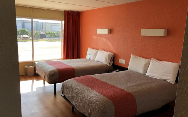 Motel6 Brunswick, GA