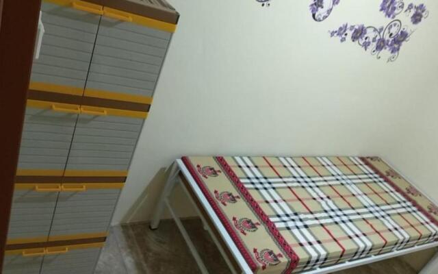 Eiffel Residence Cideng - Female Only
