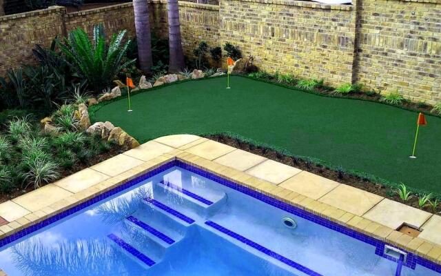 The Club House Guesthouse