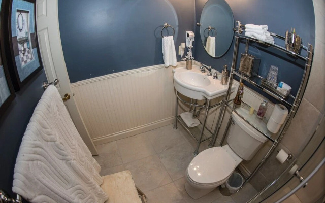 Moonstone Manor Bed & Breakfast