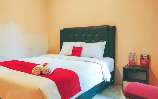 RedDoorz Syariah near Lippo Plaza Sidoarjo