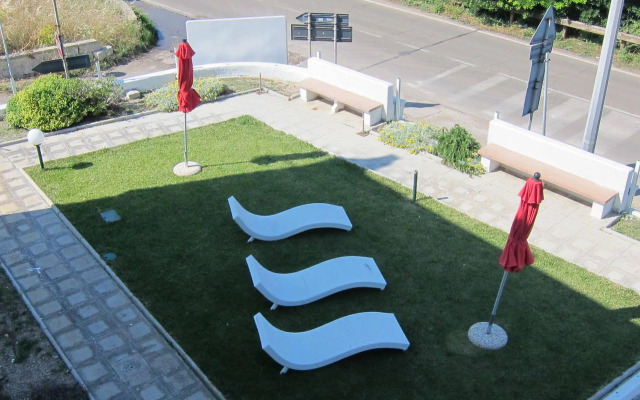 Oasis Park Hotel