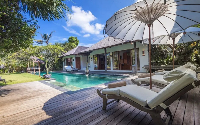 Villa Ku Tama by Villa Finder