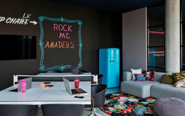 Moxy Vienna Airport - Image 3