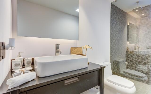 Sailview 801 Romantic Zone Rooftop Pool Ocean Views