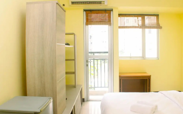 Warm And Homey Studio Room At Maple Park Sunter Apartment