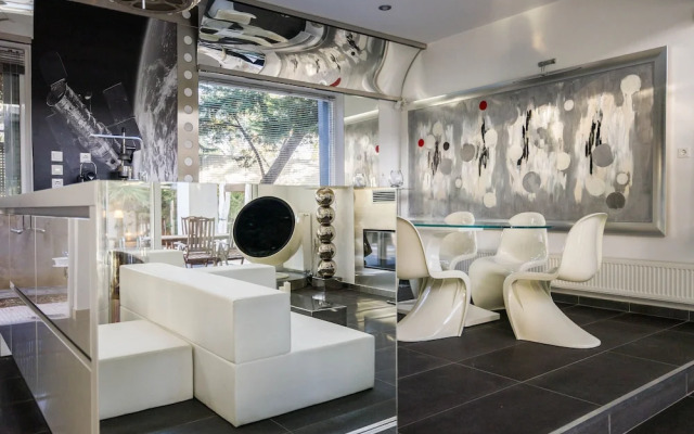 Villa BOND with Private Swimming Pool