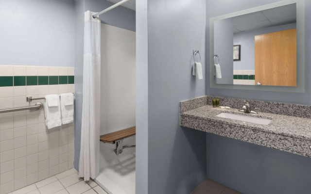 AmericInn by Wyndham Oscoda Near AuSable River